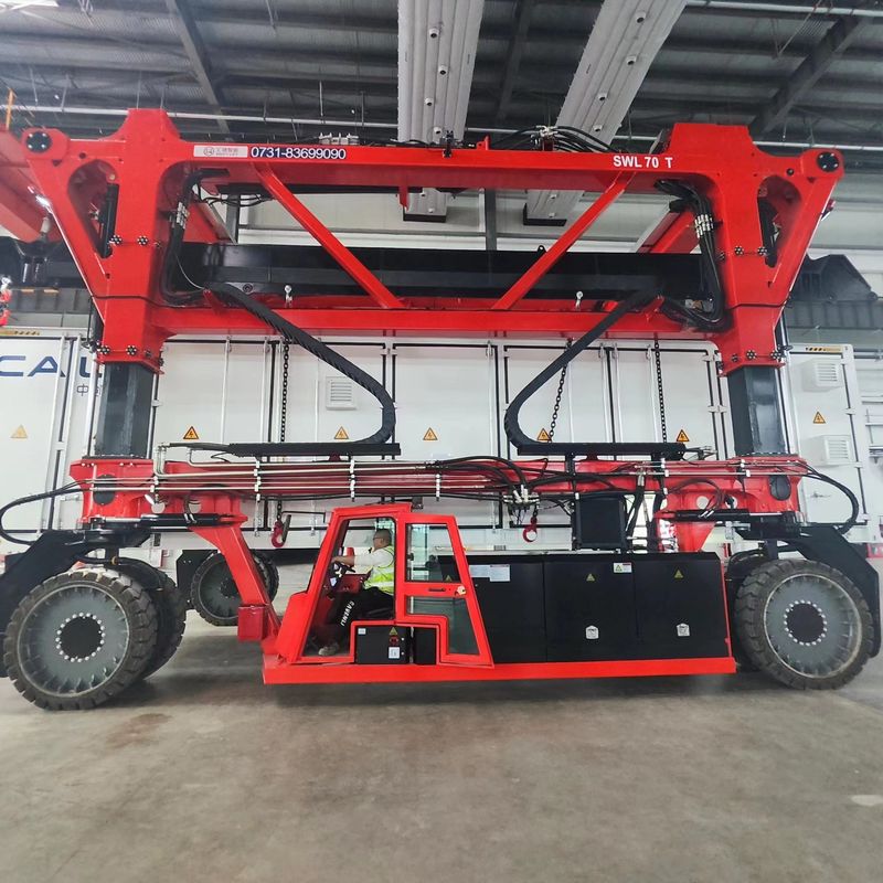 70T elektrisch spreek me niet uit Opheffende Voertuig van de Drager over het Rode Container voor Overmaatse Zware Ladingen
